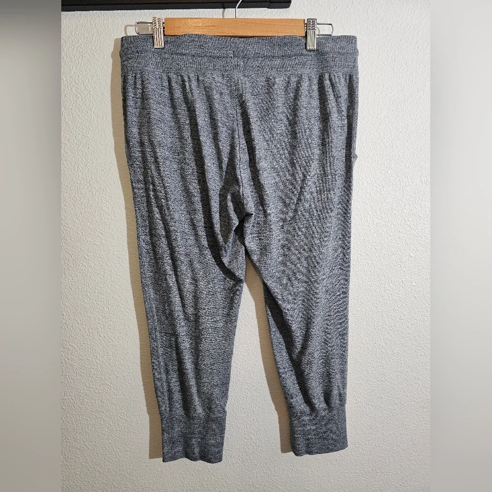 Nike Charcoal Gray Capri Sweatpants - Picture 5 of 7